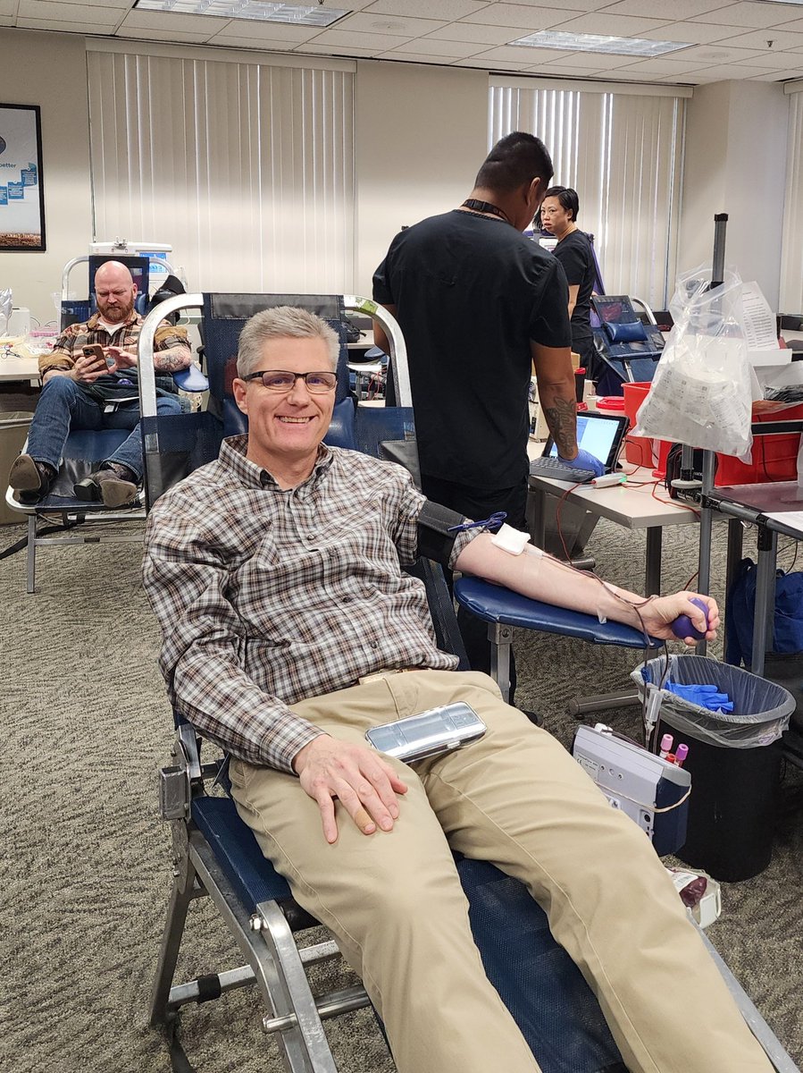 ChrisErick30's tweet photo. Giving the gift of life.

Joining fellow #ClarkCounty employees for one last blood🩸 donation for 2024. https://t.co/CF6Mqh0VVJ