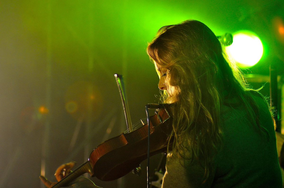 A lovely FB memory from 13 years ago when I was performing with Galician piper Carol Núñez. 

📷 Graçias á Fernanda Valdés Sánchez
