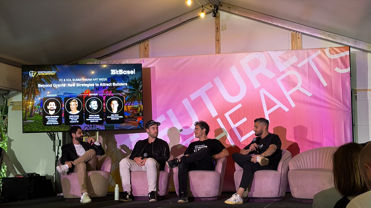 Stampchain's tweet image. Some fascinating chats going on  here at @bitbaselart. 🤓
We’re delighted to be representing the most immutable form of data storage in the universe. ✨
BITCOIN STAMPS. 🧱
Come find us and let’s talk about UTXO based storage solutions. 🐸🫂 #fakebasel