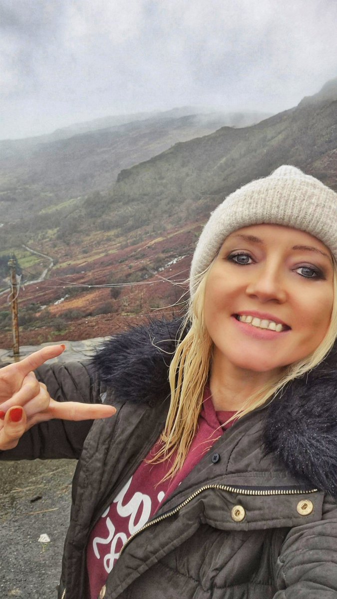 Feeling on top of the world!!
Starting a new job in Jan and just heard today I can move into my new house before I start! 
#newstart #PositiveEnergy #edutwitter #lovemylife #teacher #loveteaching