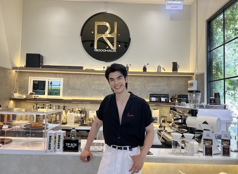Christinading22's tweet photo. Love yummy coffee 😋 

@milephakphum 
#Milephakphum 
#Greenyrose 
#GreenyRoseSelcaDay https://t.co/LlKLII77ND