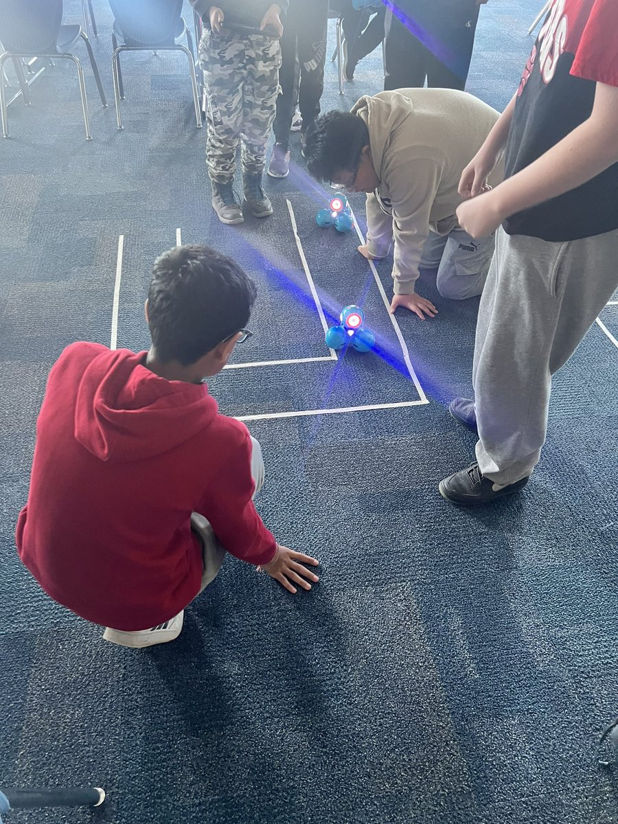 mrccheney's tweet photo. This year's student council continues to create highly engaging, relevant and powerful learning camps for the school. 

The grade 4 were coding and navigating race tracks designed by the grade 8 student leaders. 

These extracurriculars are exhausting but so beneficial https://t.co/Jv2JeruKe1