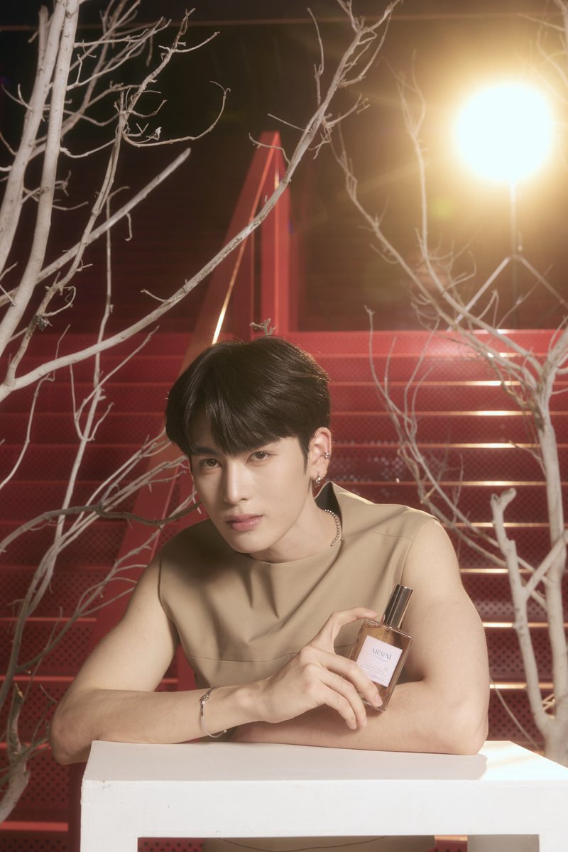 𝖯𝖾𝖺𝖼𝗁’s talent behind the lens is unmatched. These photos are so impressive, they even made me stop and say, ‘Wow, is that really me?’ 😋