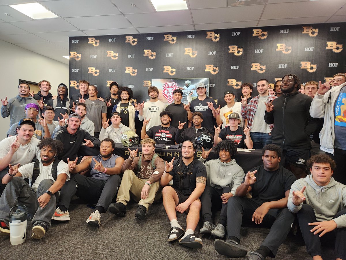 Congrats to <a href="/TFaupula/">takeshi faupula</a>  on signing with the <a href="/UNMLoboFB/">New Mexico Football</a> . #BCPride