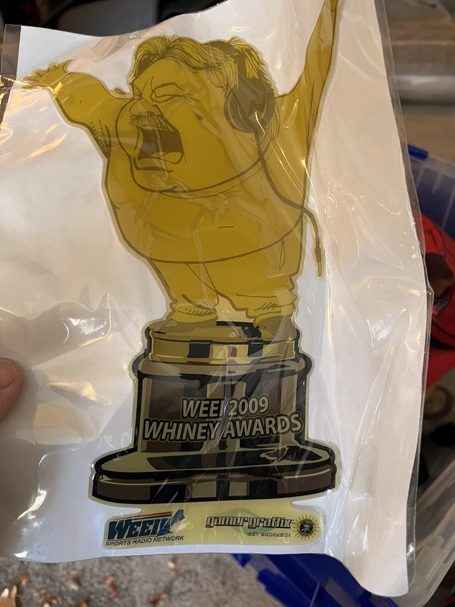 timbailey27's tweet image. I’m moving and going through some boxes….fitting to find a cartoon sticker of @GlennDOrdway in a bin full of sporting goods. The 2009 Whineys were one of my favorites cuz I knew I wasn’t winning that night—just drinking and laughing. Always a great party.