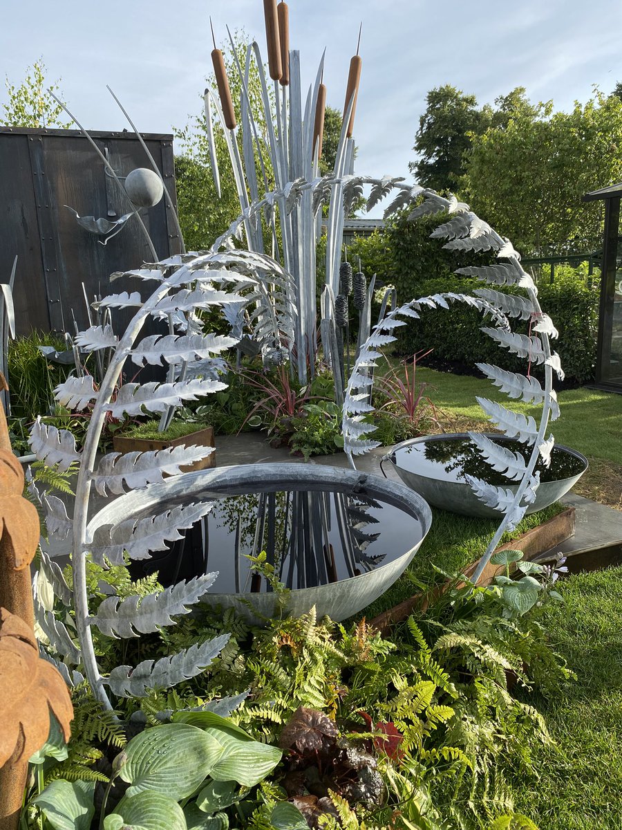 Ian Gill Sculpture tweet media