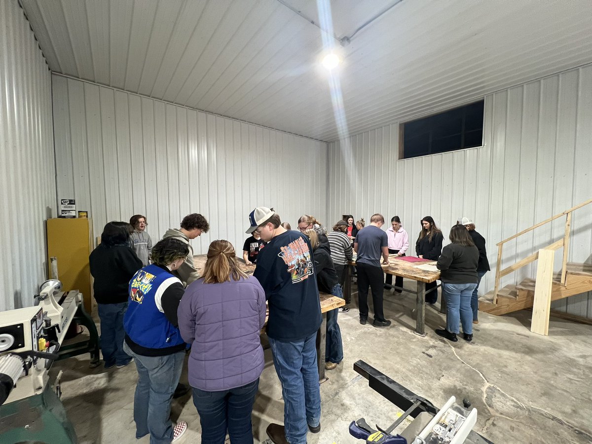 TBHS_Wood_Tech's tweet photo. @TBHS_artZ brought AP Studio students to the IT Building so Wood Tech students could help build their canvas frames. Had a great time having you all at the shop! Glad we could help! https://t.co/EaNP6U92nG