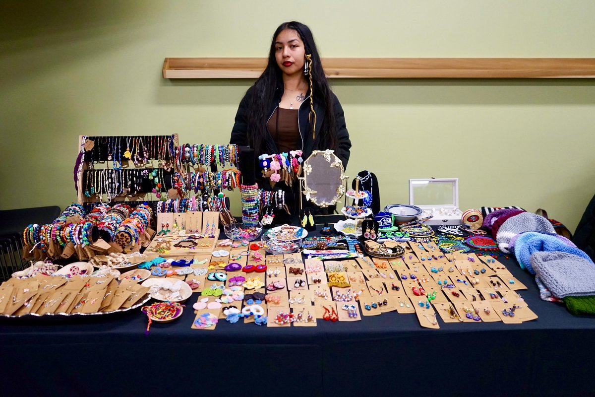 WashcoOregon's tweet image. It’s not too late to check out the inaugural Native Marketplace hosted by Washington County with the NW Native Chamber:
📅: Today, 12/4
⏰: 10am-4pm
📍: WashCo Public Services Bldg Room 120, 155 N First Ave, Hillsboro 

#OneWashingtonCounty #SupportSmallBusiness #NativeBusiness