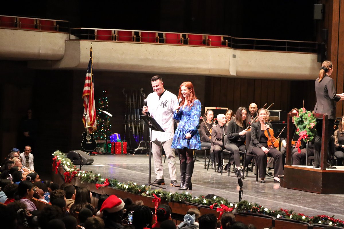 GMSField's tweet photo. The Annual New York Yankees &amp; Steinbrenner Family Holiday Concert at the @StrazCenter was a magical celebration today. Children from across the bay were treated to a special holiday symphony and dance🎅🎶 https://t.co/YRTRuod7ya