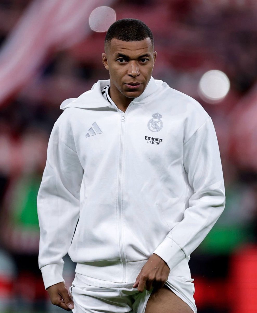 Kylian's tweet photo. I will never turn on this guy. I’m backing him until the end. https://t.co/WHG4jGMIoO