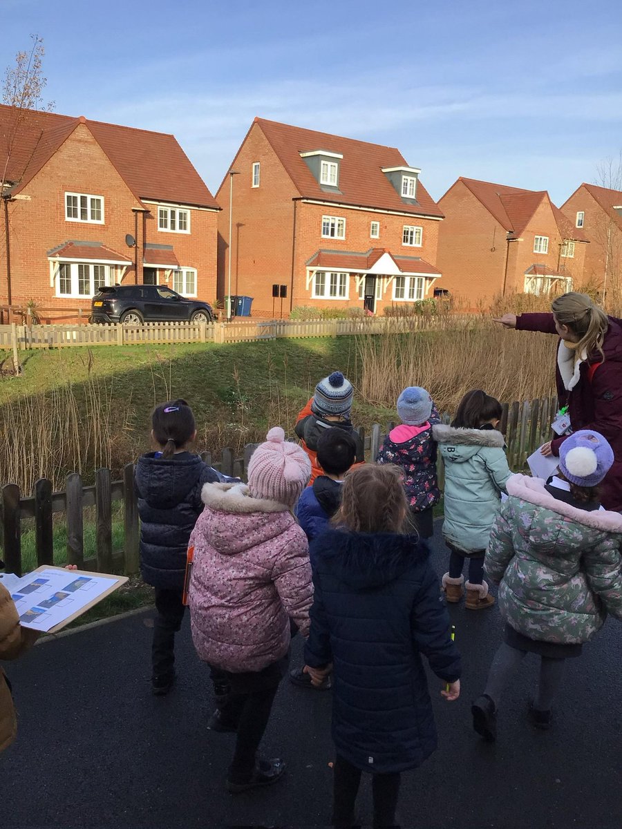 Last week our Reception classes both ventured into the local community to explore different types of houses. They also looked for clues about different religious celebrations different households might be marking. Great work Butterflies and Ladybirds 👏