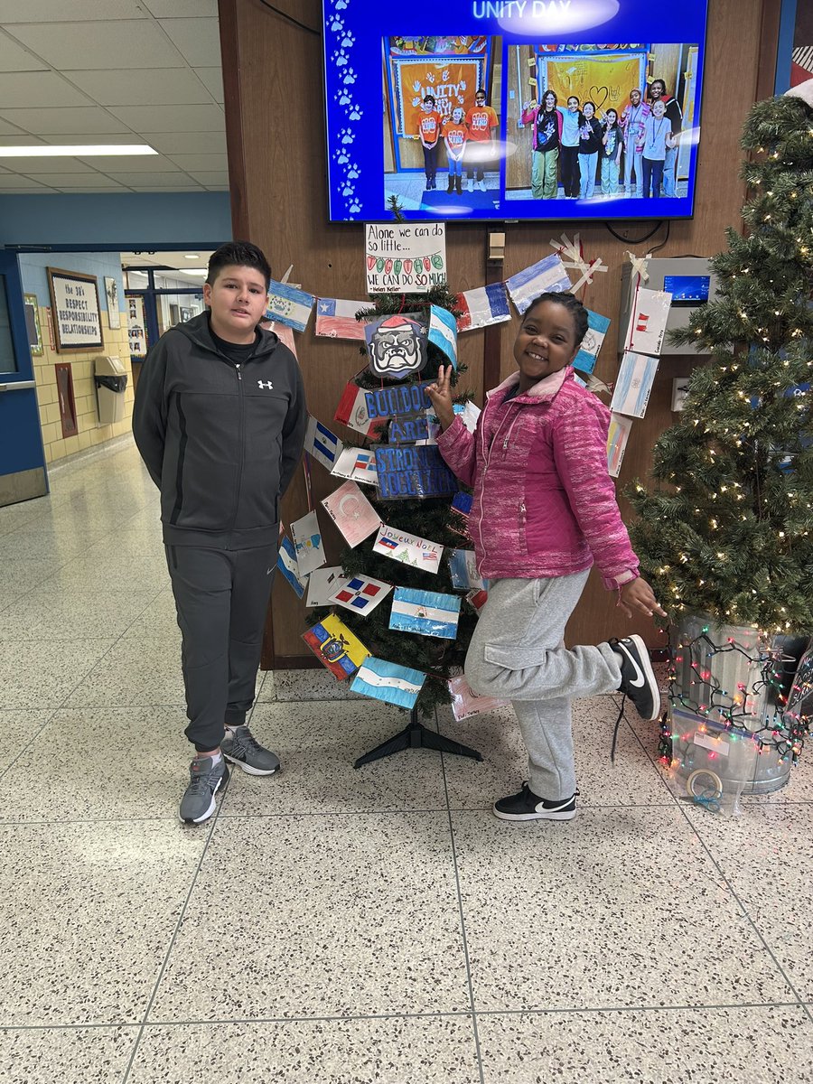 💙Ms. LaPorta’s ENL/ELA Class 🤍 tweet media