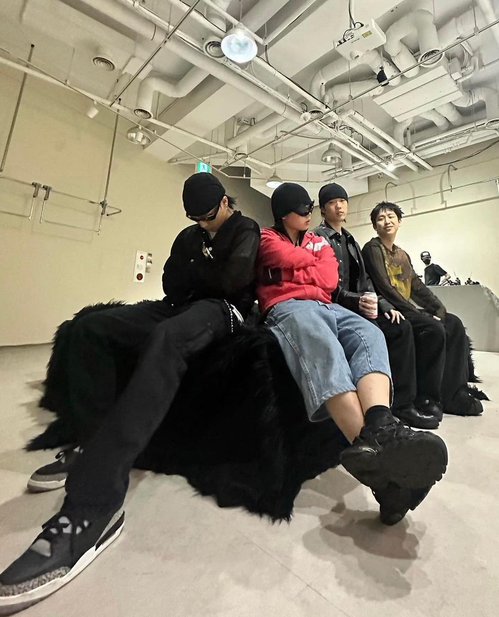 yoonghotyellow's tweet photo. Too good to toss. #KCTAPE https://t.co/tkYzwdkOr2