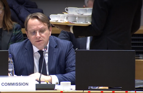 Georg Renner tweet media