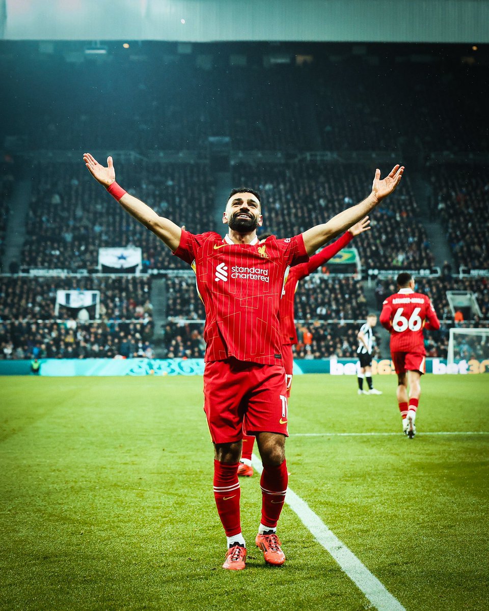 👑 Mo Salah this season: 

21 Games
15 goals 
12 assists 

27 G/A in 21 games. 🇪🇬
