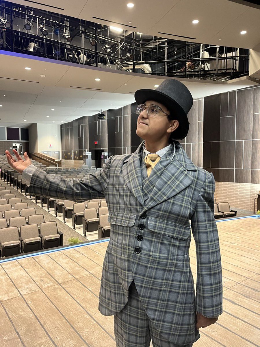 HHS Theatre tweet media