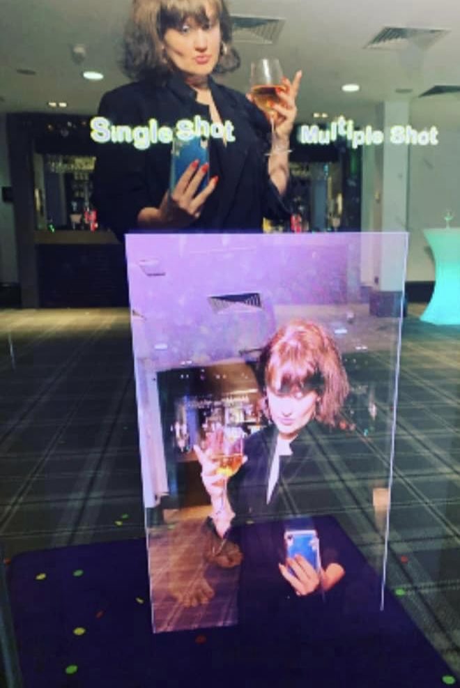 helmslou's tweet image. The mirror is my best audience.The mirror sees your every flaw, but also your every funny side…..❤️X #mirrorqueen #mirrorlife #mirrortime #strikeapose