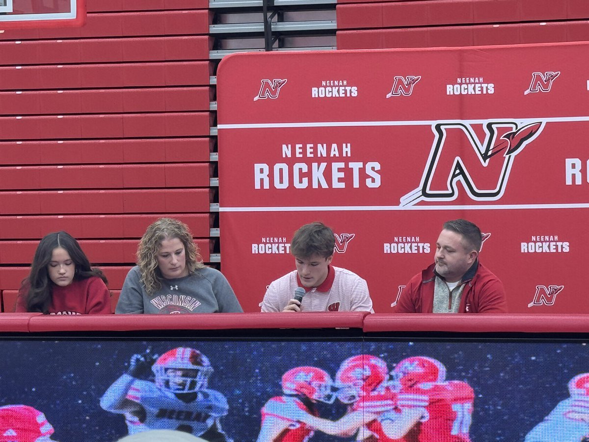 Kelly Hallinan (@kellyhals) on Twitter photo Grant Dean is surrounded by family and friends as he signs his National Letter of Intent to play football for the Badgers.
Hear from Dean on <a href="/NBC26/">NBC 26 News</a> at 5 & 10. Grant Dean is surrounded by family and friends as he signs his National Letter of Intent to play football for the Badgers.
Hear from Dean on <a href="/NBC26/">NBC 26 News</a> at 5 & 10.