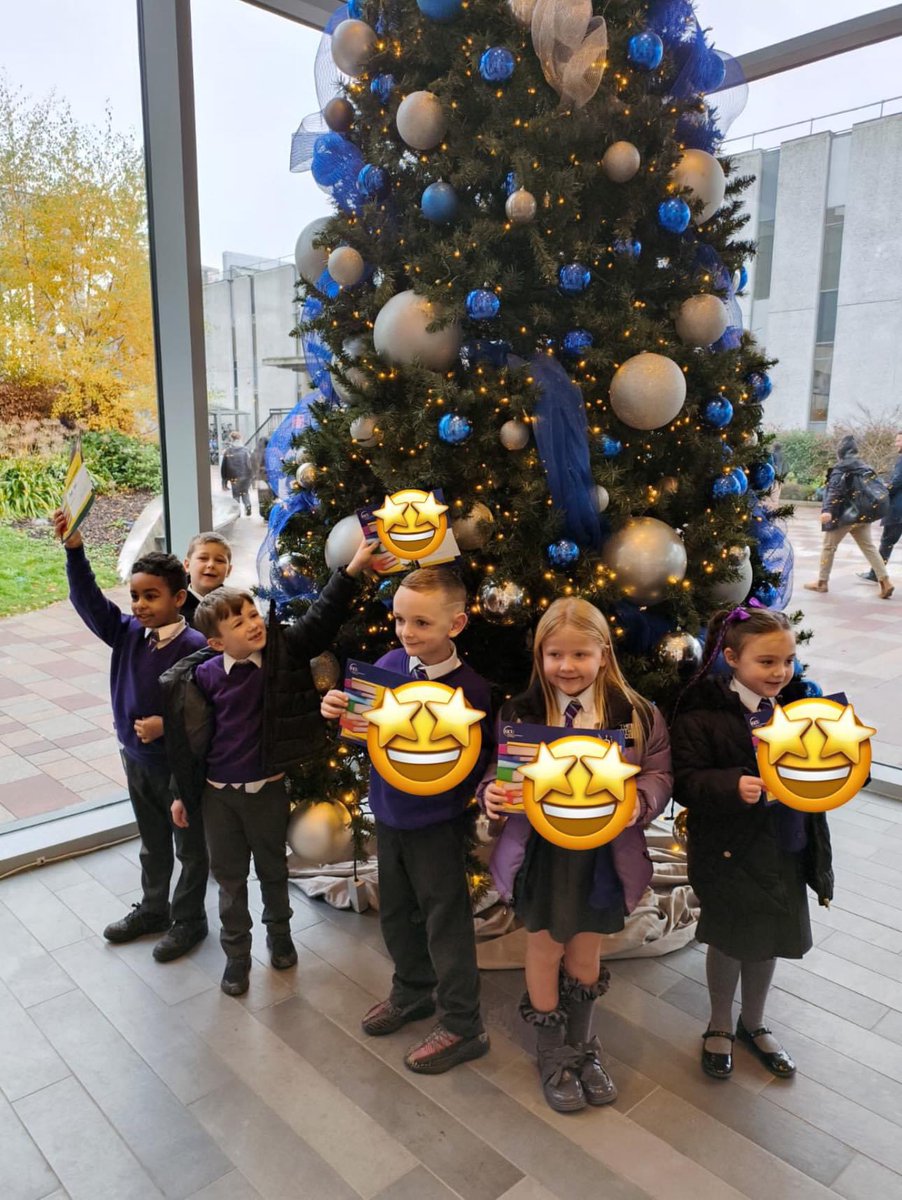 MrsLLuke's tweet photo. Some of our P2 children have recently been taking part in the Caledonian Club Literacy Project. Today they were invited along to the university with their families to celebrate all of their hard work with their reading &amp; writing skills 📖✏️🦉🎓 @StMonicaMilton @CalClubGCU https://t.co/vuXFSZMWsD