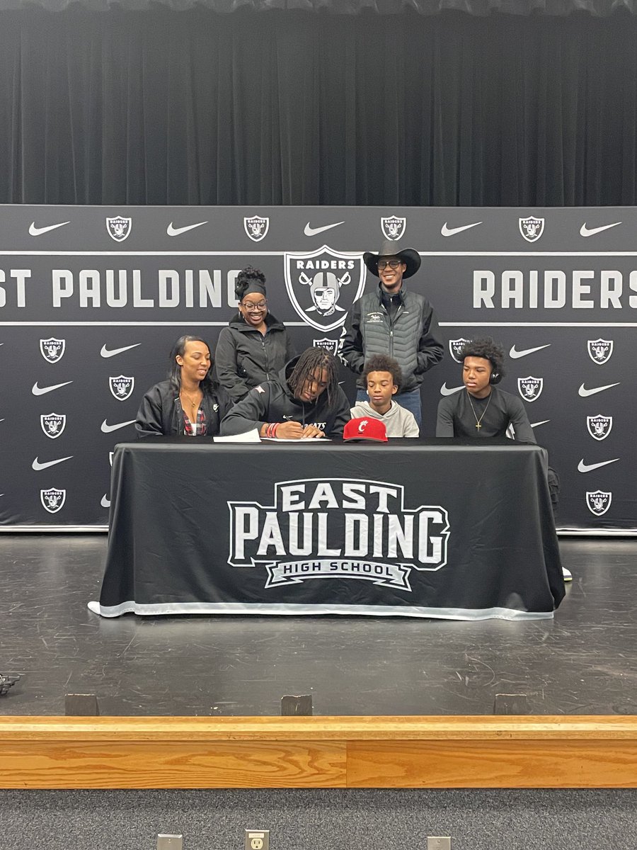 Congrats to Spoon! ⁦<a href="/DSpoon_14/">DaMari Witherspoon</a>⁩ #Bearcats ⁦<a href="/GoBearcatsFB/">Cincinnati Football</a>⁩ ⁦<a href="/AthleticsEP/">EPHS Athletics</a>⁩ ⁦<a href="/EPHS_RaidersFB/">EPHS Raider Football TD Club</a>⁩ ⁦<a href="/EPHSRecruiting/">EPHSRecruitsFB</a>⁩