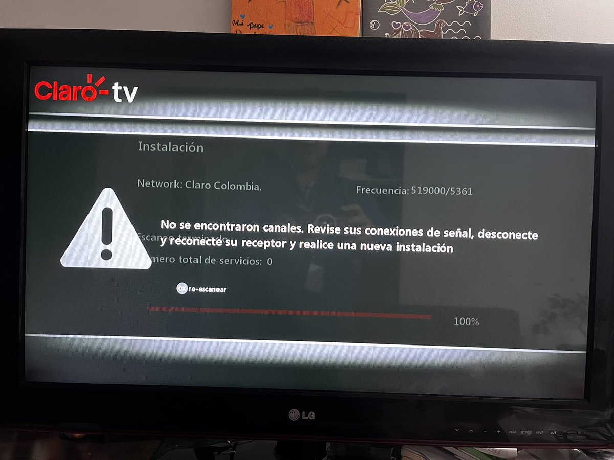 edlopezc's tweet photo. @ClaroTeAyuda @ClaroColombia Acá estoy esperando el servicio técnico de @ClaroColombia y @ClaroTeAyuda “disfrutando de una inexistente señal de TV y un inexistente internet de 350 MB simétrico https://t.co/WCs9h13I2H