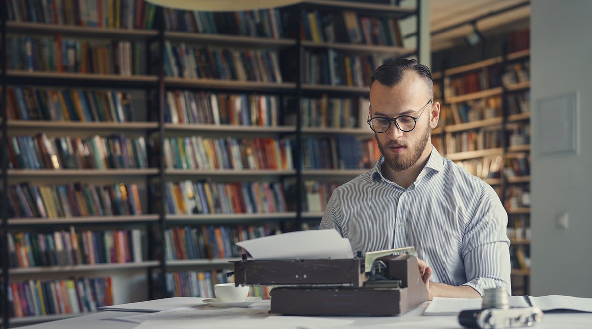 KirkusWC's tweet image. How to Improve Your Character Development

ow.ly/578250UlcnC

@kirkusreviews

#CharacterDevelopment #WritingTips #CharacterArcs #WritersOfInstagram #WritersCenter