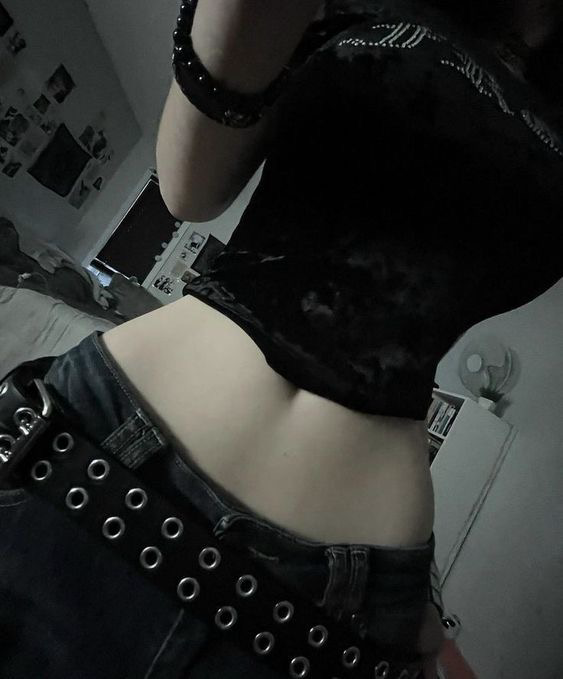 Linas_starving's tweet photo. Unpinning once I reach bmi 16 !! ᕙ(`▿´)ᕗ https://t.co/mPrr9Ofh94