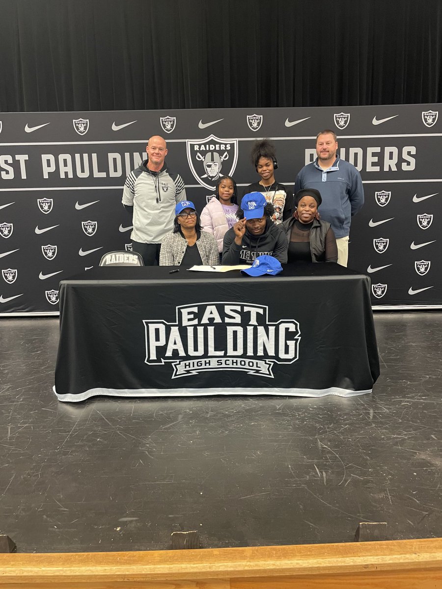 Congrats to Wolf! ⁦<a href="/MemphisFB/">Memphis Football</a>⁩ #Signed ⁦<a href="/AthleticsEP/">EPHS Athletics</a>⁩ ⁦<a href="/EPHS_RaidersFB/">EPHS Raider Football TD Club</a>⁩ ⁦<a href="/EPHSRecruiting/">EPHSRecruitsFB</a> ⁦<a href="/HankinsJordon/">Jordon Hankins</a>⁩