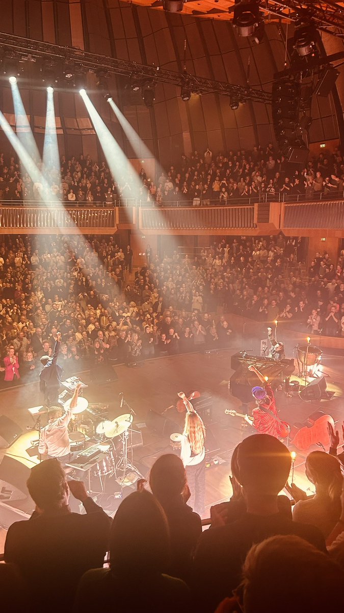 ‘Don’t be the bitch of the algorithm, let the algorithm be your bitch’ <a href="/chillygonzales/">Chilly Gonzales</a> <a href="/tonhalle_tz/">Tonhalle Düsseldorf</a>