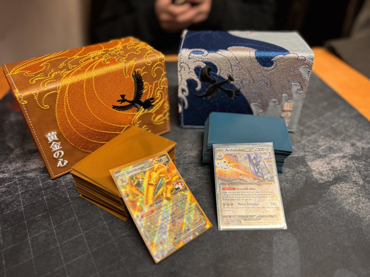 TheOneBenBailey's tweet photo. Round 1 tonight of the league and me and @BBurgin_TCG get paired. 

Sleeves, decks and boxes all matching!

If @xGemAccessories ever do a goomy deck box I will buy multiple just to find a shiny one.

#Pokémon #PokémonTCG #lugia #hooh https://t.co/VyB3da8buw