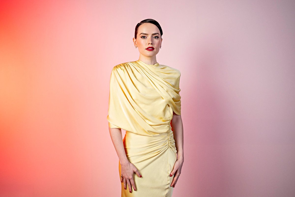 Scavenger_Jakku's tweet photo. ππππΌ#DaisyRidley #SCADSavannah https://t.co/09ypdYSWAH