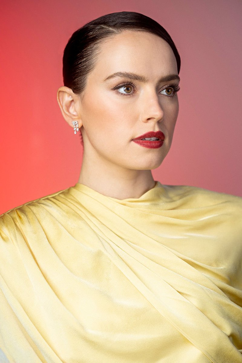 Scavenger_Jakku's tweet photo. ππππΌ#DaisyRidley #SCADSavannah https://t.co/7u2F6aF9Ru