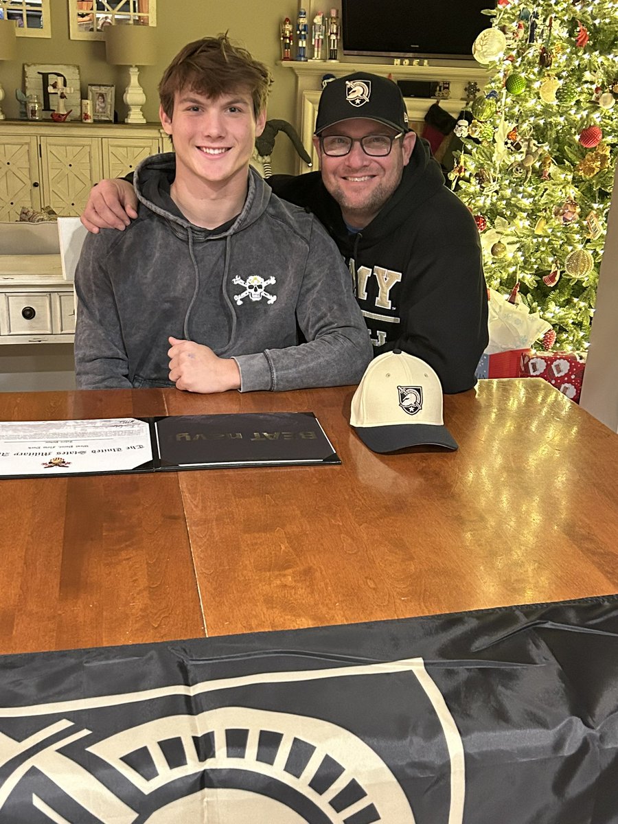 Jaden Pydyn (@jadenpydyn) on Twitter photo Signed β
βοΈπΊπΈβοΈπ΄ββ οΈ <a href="/ArmyWP_Football/">Army Football</a> <a href="/DCCfootball/">Detroit Catholic Central Football</a> Signed β
βοΈπΊπΈβοΈπ΄ββ οΈ <a href="/ArmyWP_Football/">Army Football</a> <a href="/DCCfootball/">Detroit Catholic Central Football</a>