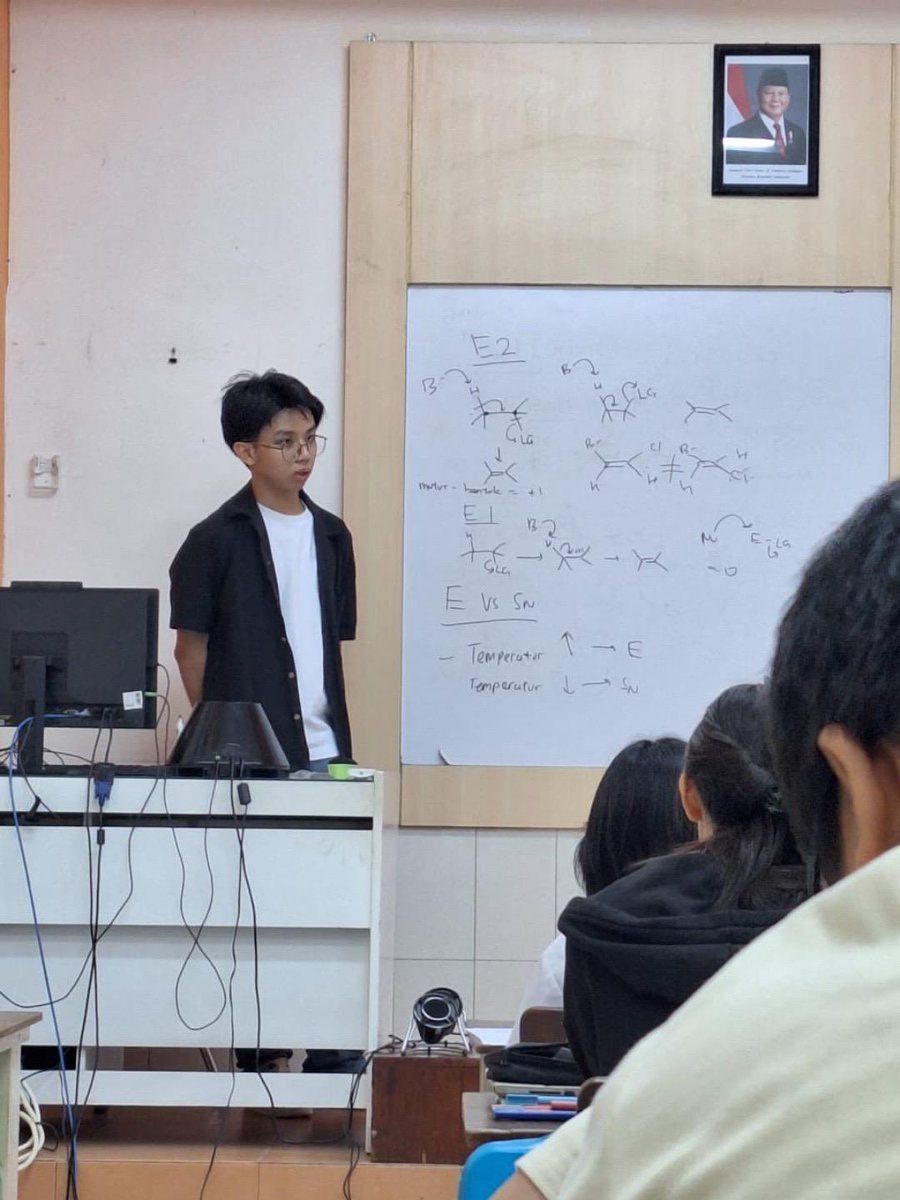 kevinmatchaa's tweet photo. #imkevin mode ngajar bener bener aakskskkdkdkd🫠🫠🫠 https://t.co/15x6db22xe