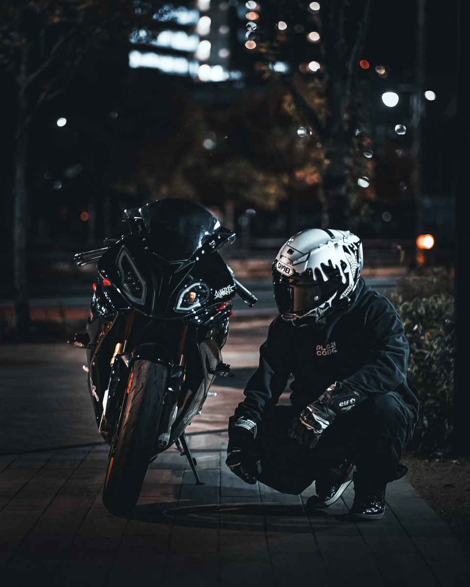 _haru26_'s tweet photo. S1000RR https://t.co/nNJu1LF1p5