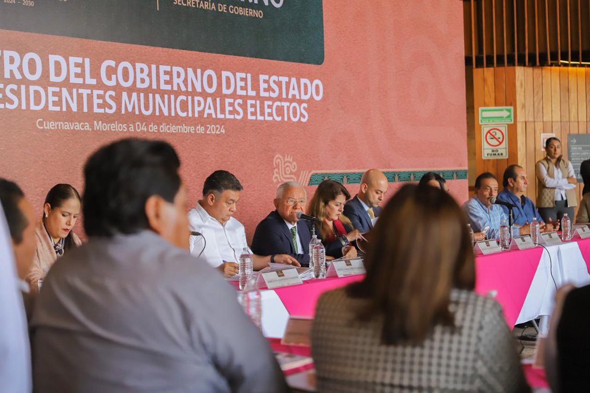 El Poder Ejecutivo está abierto para trabajar de manera coordinada y sacar adelante a Morelos, con las y los 36 presidentes municipales. 

#LaTierraQueNosUne

Infórmate más aquí 👉 bit.ly/41oSrtf