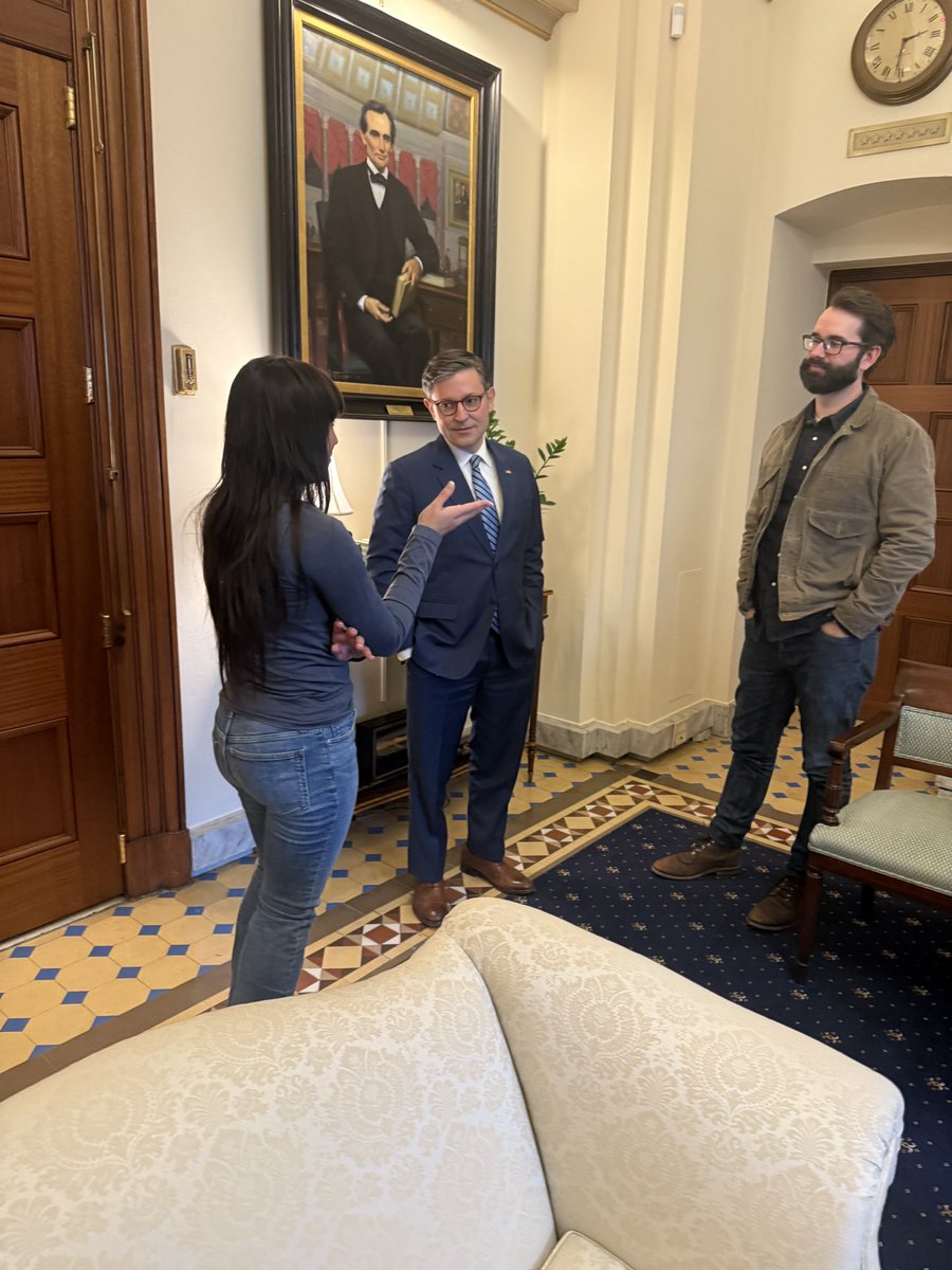 ChloeCole's tweet photo. It was great to meet @SpeakerJohnson today! 

One thing I can say is that he is not backing down on the fight against transitioning minors. https://t.co/EK797QFX8F