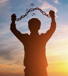 Se réjouir de la dissolution d’un gouvernement de droite pour qu’il soit remplacé par un gouvernement d’extrême droite