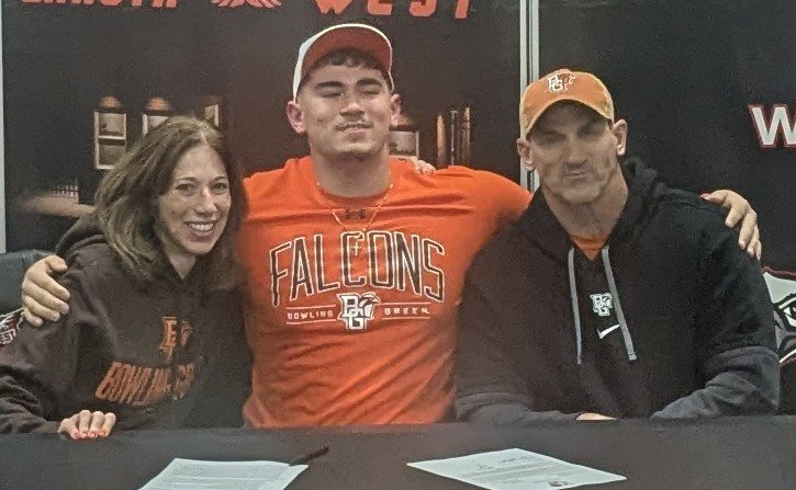 LakotaWestFB's tweet image. Great players, great young men, great families...congrats on the signings of @GrantBeerman  to @IlliniFootball - @luka_gilbert  to @CanesFootball - @VincentG83  to @BG_Football