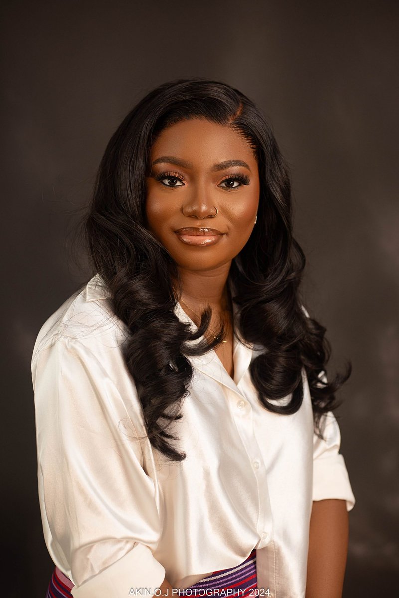 wickedsous's tweet photo. +1 🎂🎉
Grateful for all the things and people that have brought me joy and fulfillment this past year. 
Excited for the future and for the wins this new year will bring 💓💓

👗: @Niwa_rtw 
📸: @akin_oj 
💇‍♀️: @Strandsbyesther 
💄: @Isiomaniaa 
Jewelry: @/mocessory on IG https://t.co/TP9RZ4aLHF