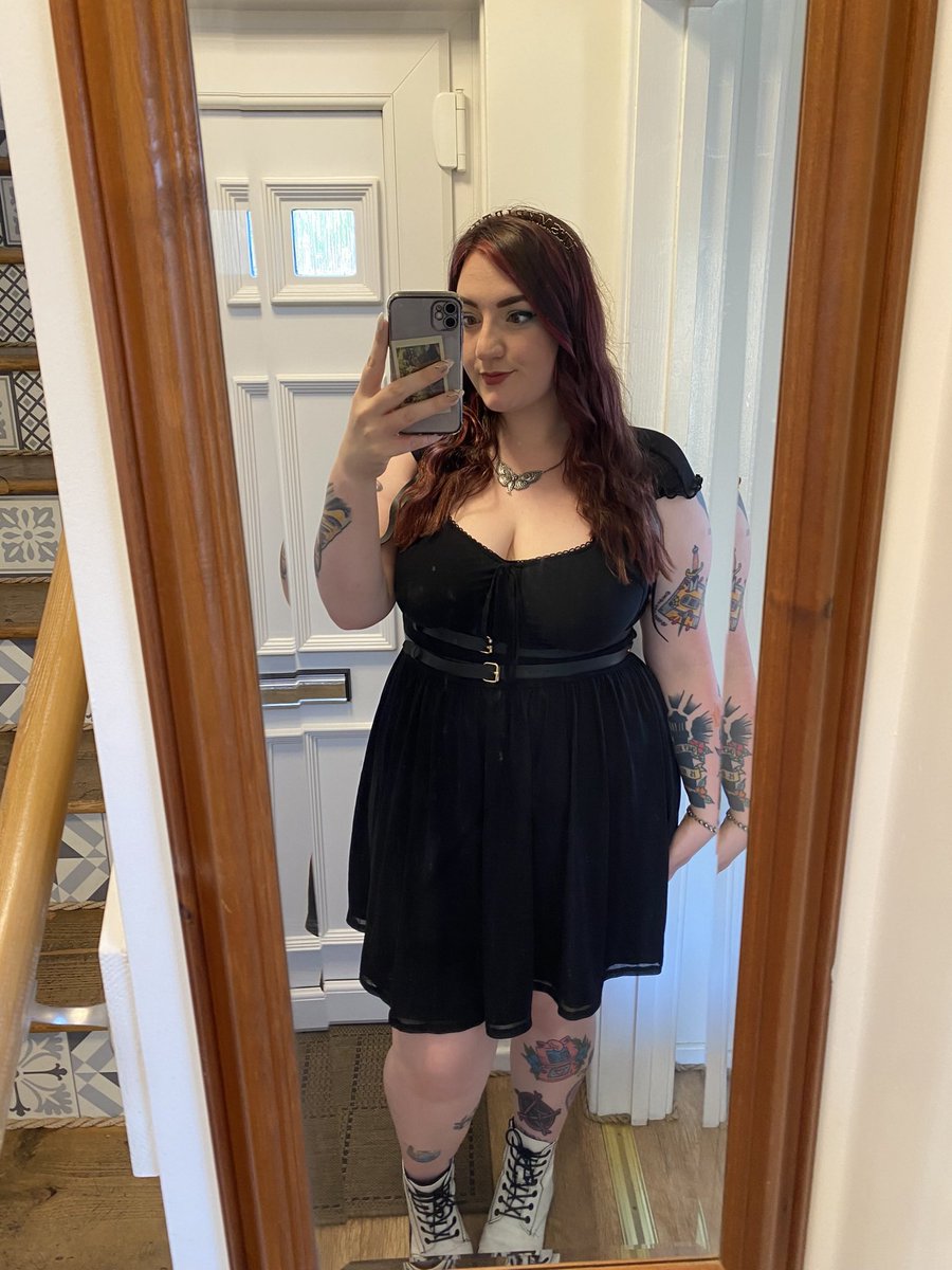 ch0keonthis's tweet image. Mirror selfie wrapped 2024 🖤