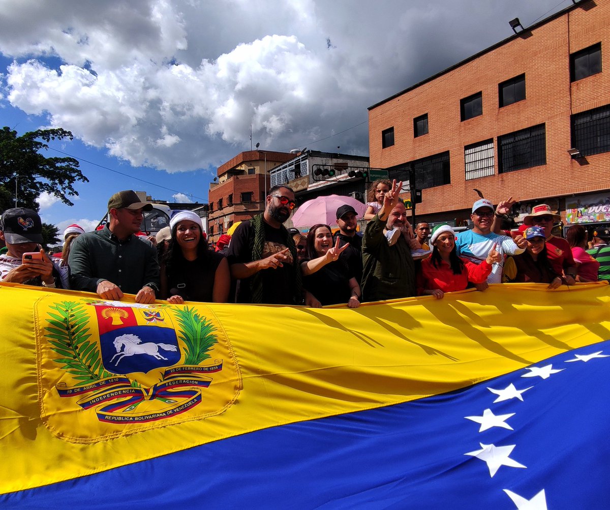 Elias_Cabeza's tweet photo. Venezuela Vencerá nuevamente a los imperios del norte en su afán de pisotear al país.
#Cenaf #CenafMiranda #AlcaldiaGuaicaipuro https://t.co/CV8VbfOLLo
