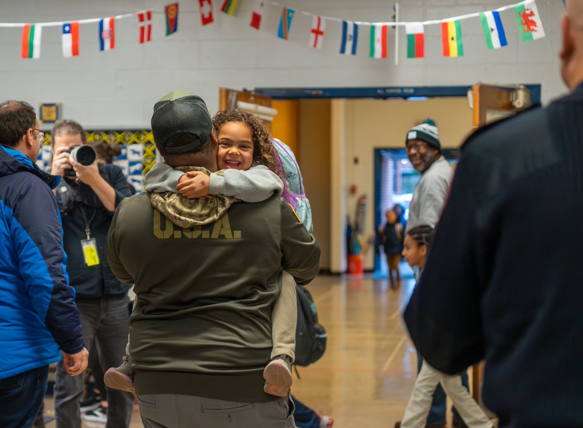 JCPSKY's tweet photo. ⚡️ FLASH DADS | The #JCPSFlashDads showed up in force today at @chenowethes! Thanks to everyone who came out to cheer on our students 😎! #WeAreJCPS https://t.co/NvPHCWrpMh