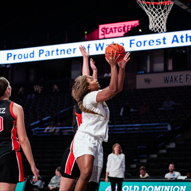 WakeWBB's tweet photo. 🏁 Ended the game on an 18-0 run
🛑 Allowed just two fourth quarter points
😤 Malaya goes for 21 and 10
💪 Demeara posts 11 and 12

#GoDeacs 🎩