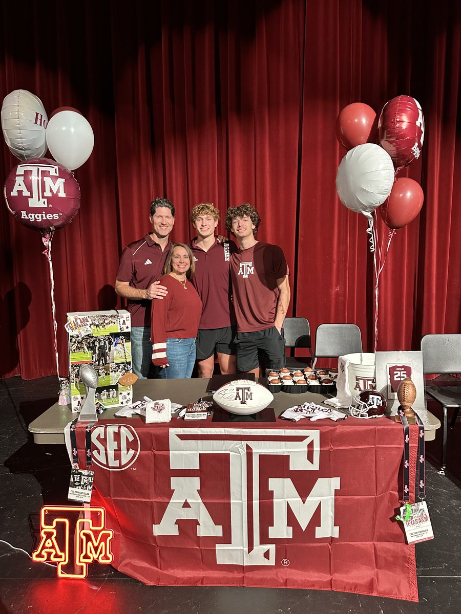 Colton Chmelar tweet media