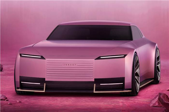 CarsNCatholics's tweet photo. So the dummies over at faguar have decided to call this abomination the "type 00"
I assume it's because they expect to sell exactly 00 of them, since nobody wants this shit

#faguar #jaguar #automotive #cars #petrolheads https://t.co/JIHEavLjf6