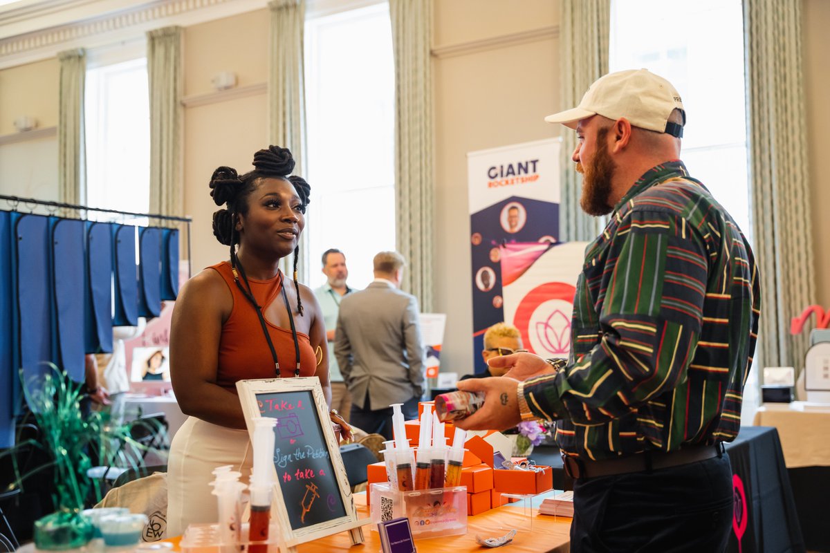 📷 Put Your Startup in the Spotlight at NOEW! The Entrepreneur's Showcase is your chance to connect with attendees, showcase your business, and compete for a spot on the NOEW main stage! 
⏳ Applications close Dec 20—apply now at www. noew.org