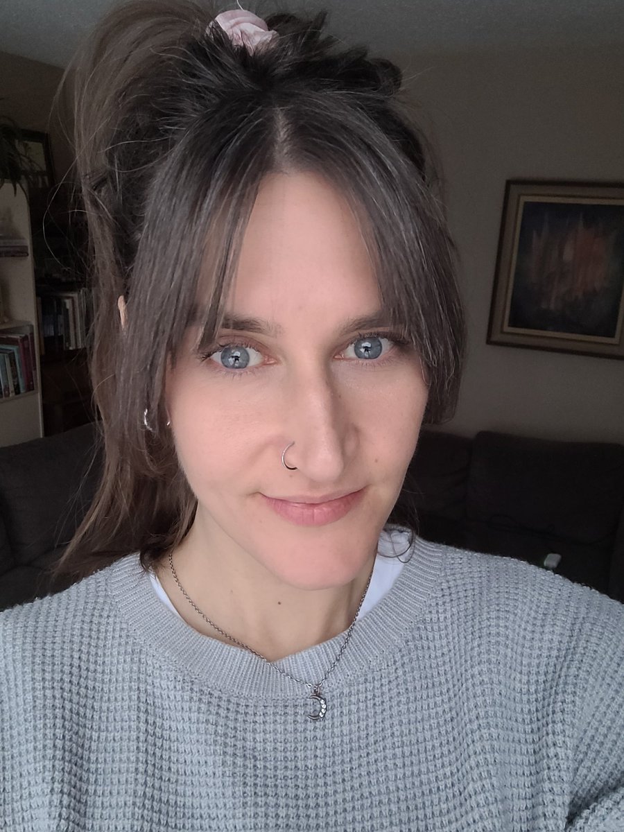 nyla_saur's tweet image. It&apos;s freezing here 🥶 I&apos;m live rn on twitch trying to warm up with some DBD