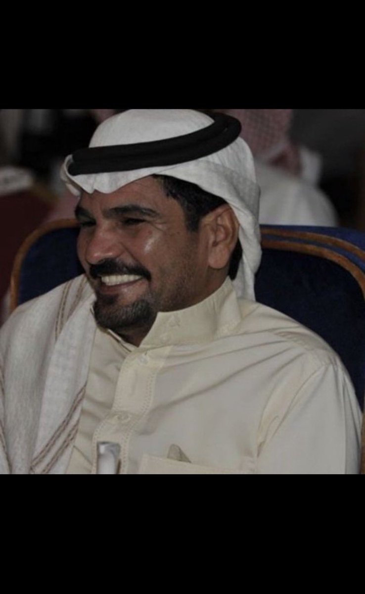 BASHAR_1a's tweet photo. يقول عبدالله السميري :
اخاف لـ ابعد عنك وادخل متاهات
واخاف لـ اقرب منك تلوي اذراعي .

رحمة الله عليه 🤲

 #عبدالله_السميري https://t.co/lRRAyXR1CD