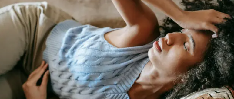 What are we #Blackwomen fighting with? Emotional and #mental #stress. Whether that’s straightening our hair to hide our curls or accepting less rewards for our hard work. #Afrowomanonline #Blackwomenshealth #Wellnesswednesday  Link: icont.ac/50UAx